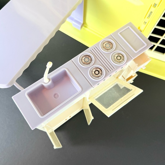 Vintage Barbie Happy Family Grandmas Kitchen Portable Play set 1998 W/5 Chairs - Picture 6 of 16